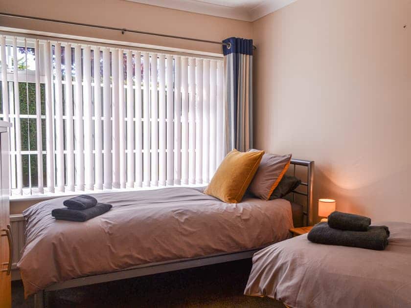 Twin bedroom | Corner Cottage, Bridlington