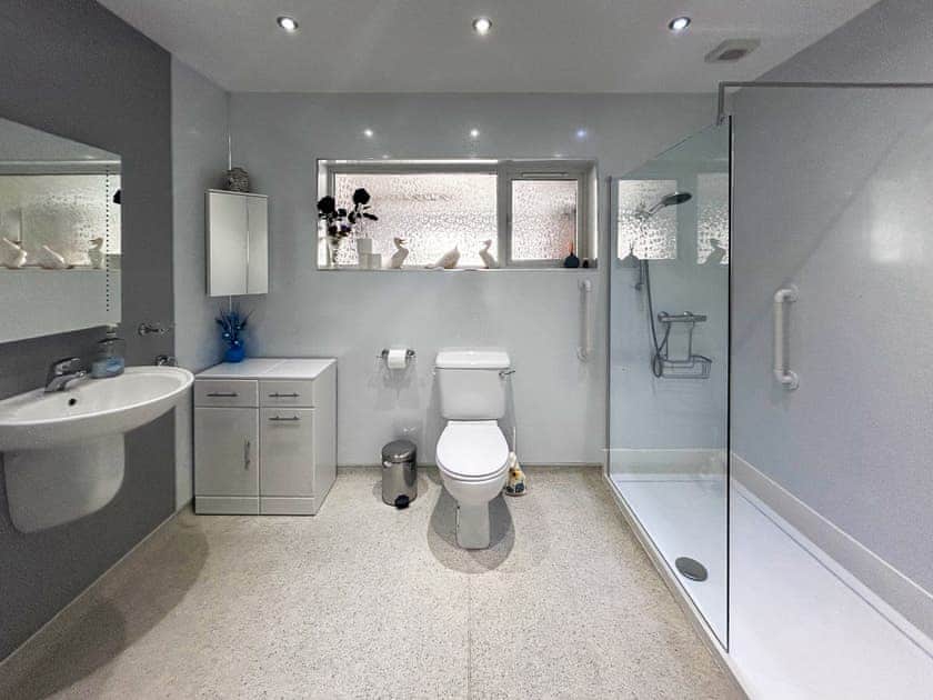Shower room | Corner Cottage, Bridlington