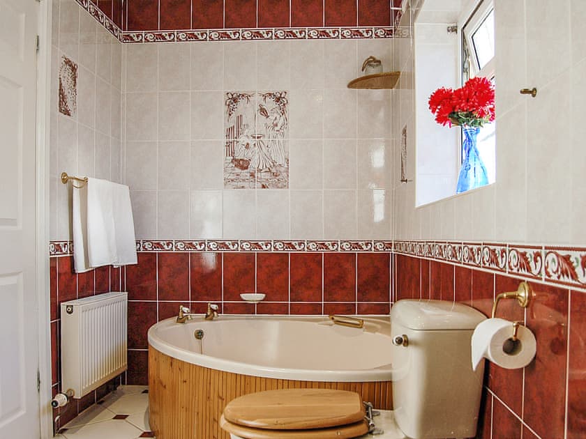 Bathroom | Angorfa Family Holiday House, Aberdovey