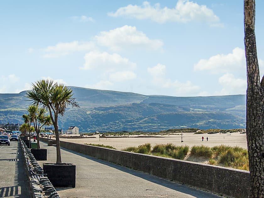 Surrounding area | Abermaw Apartment, Barmouth