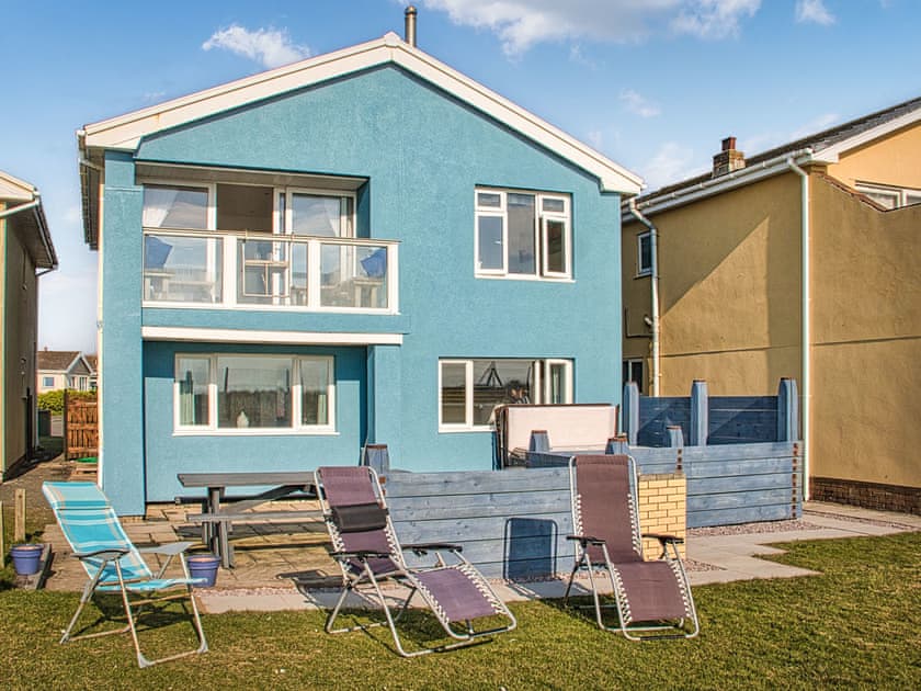 Exterior | Ann’s Beach House, Tywyn