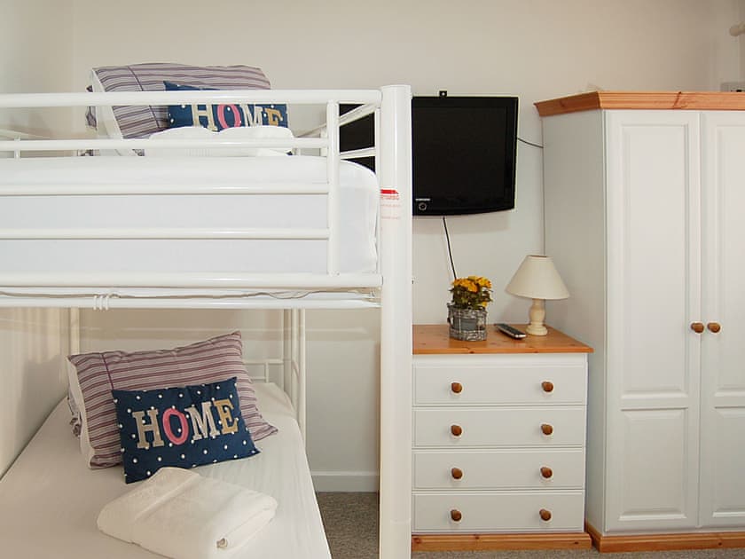 Bunk bedroom | Ann’s Beach House, Tywyn