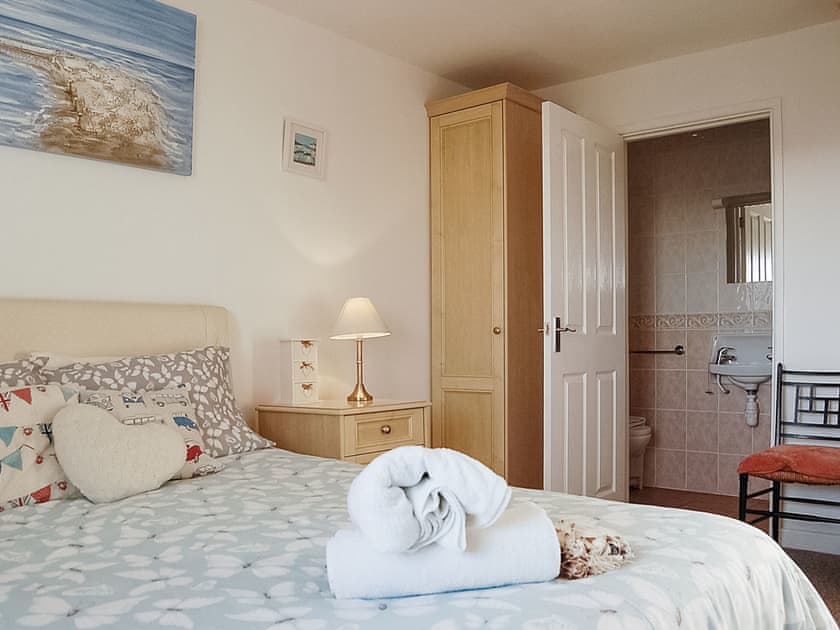 Double bedroom | Ann’s Beach House, Tywyn
