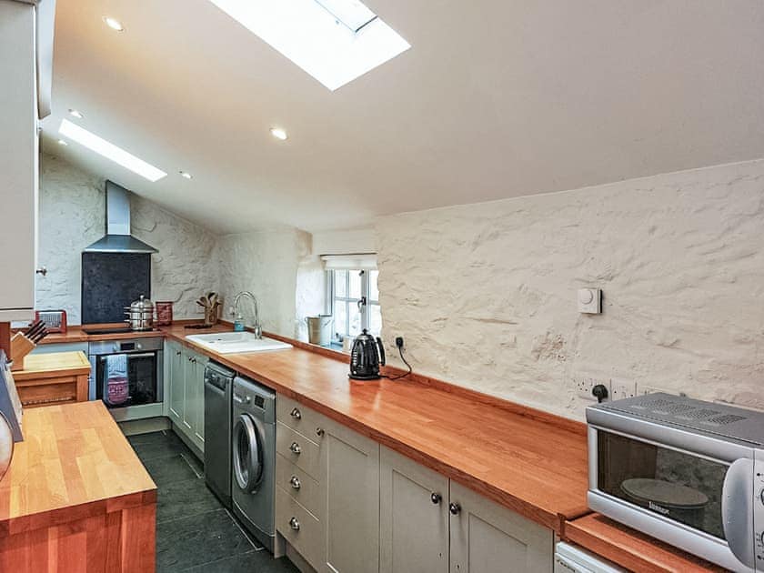 Kitchen | Cae Einion Cottage, Islawr-dref, near Dolgellau