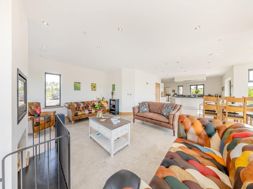 Open plan living space | Rhandir Hen, Aberystwyth