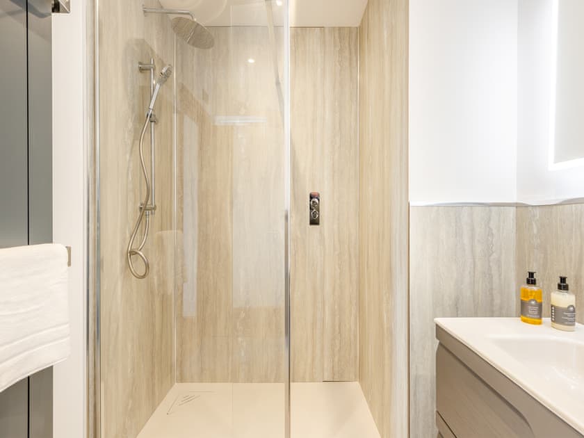 Bathroom | Rhandir Hen, Aberystwyth