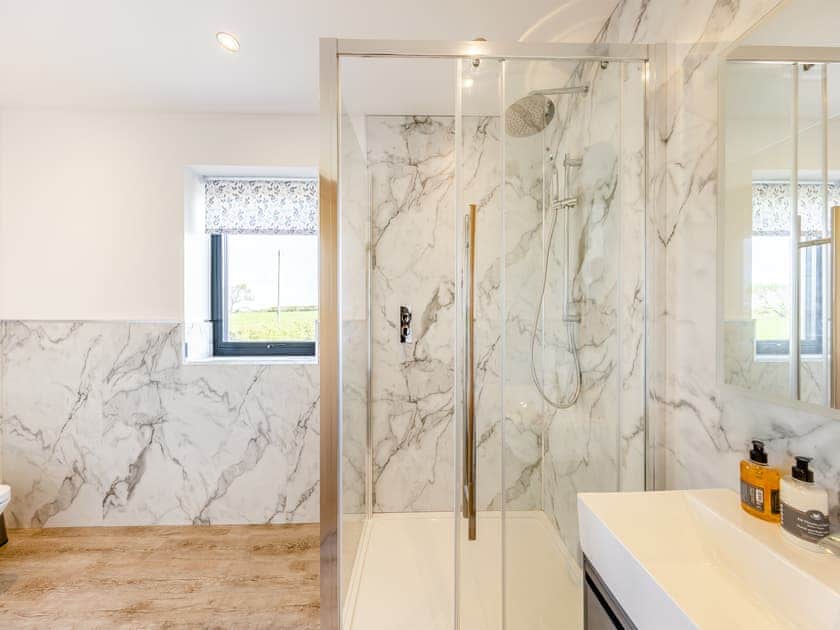 Bathroom | Rhandir Hen, Aberystwyth