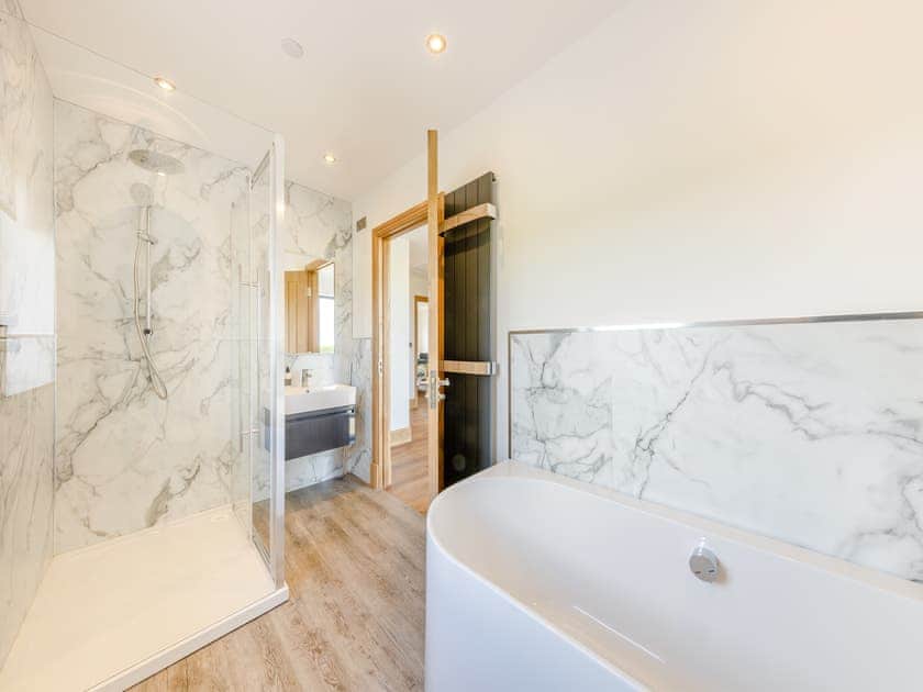 Bathroom | Rhandir Hen, Aberystwyth