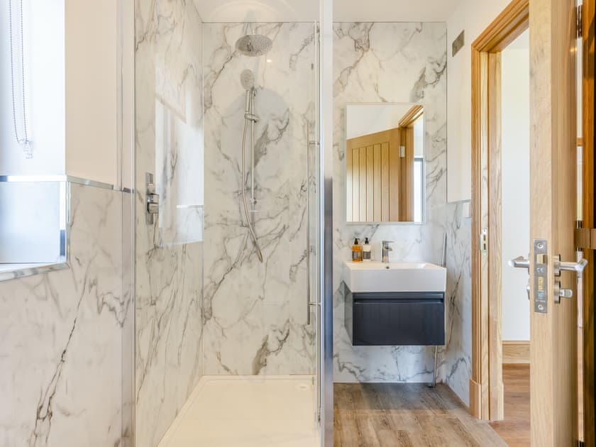 Bathroom | Rhandir Hen, Aberystwyth