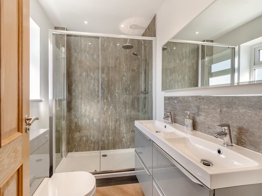 Shower room | Lindengarth, Bridlington