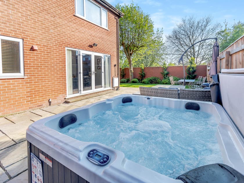 Hot tub | Lindengarth, Bridlington