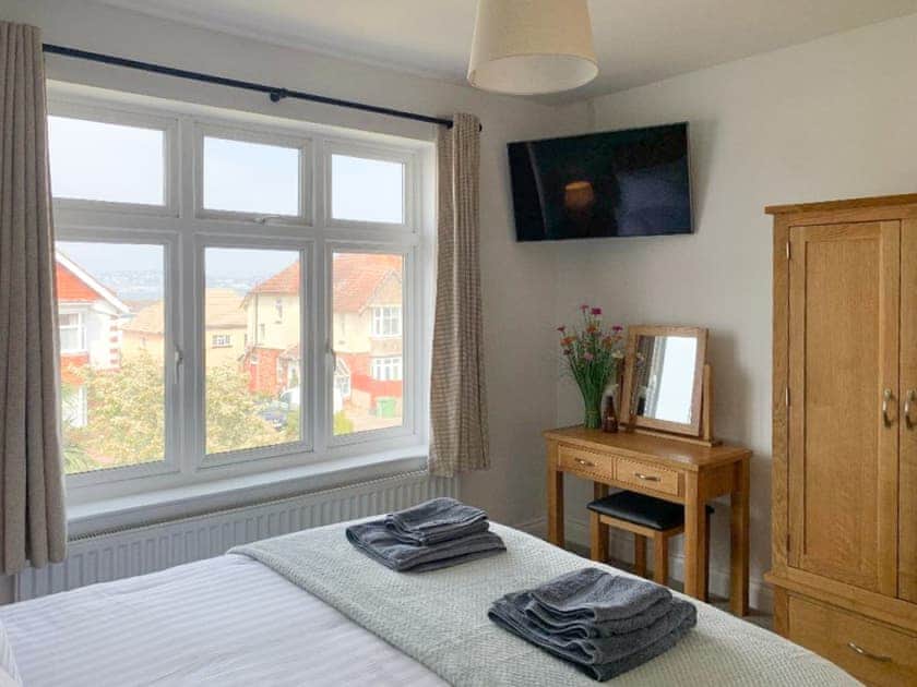 Kingsize bedroom | Beach Walk, Paignton
