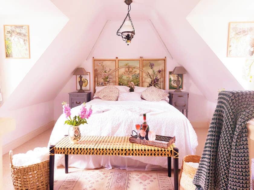Double bedroom | Kipling Cottage, Etchingham