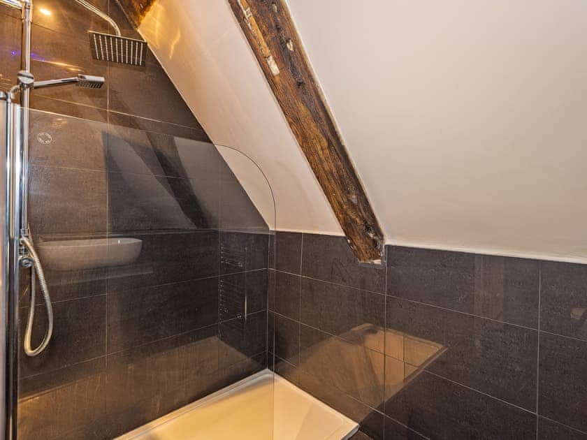 Bathroom | Ttich Manor, Wolverton, near Milton Keynes