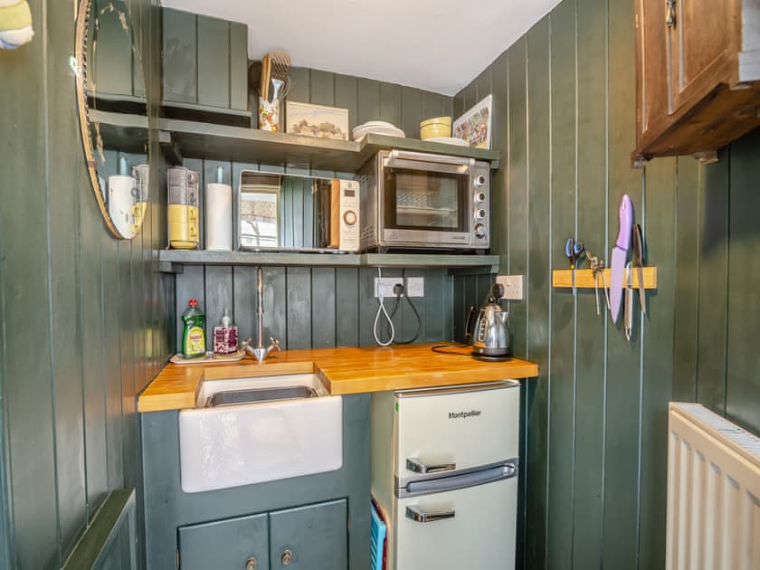 Kitchen area | Secret Cottage - Carters Yard, Kimbolton