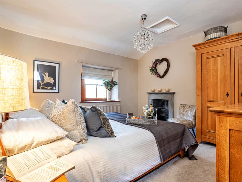 Double bedroom | Ivy Cottage, Casterton