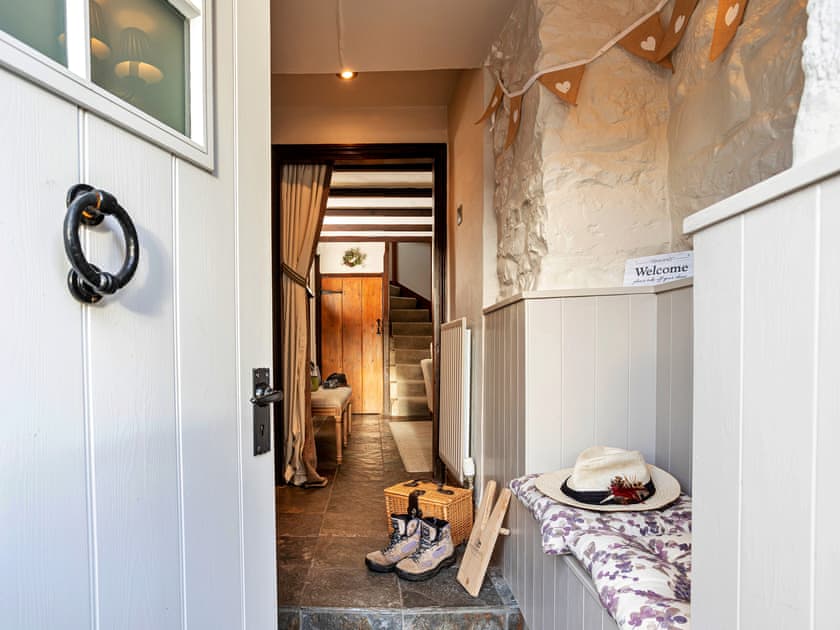 Hallway | Ivy Cottage, Casterton