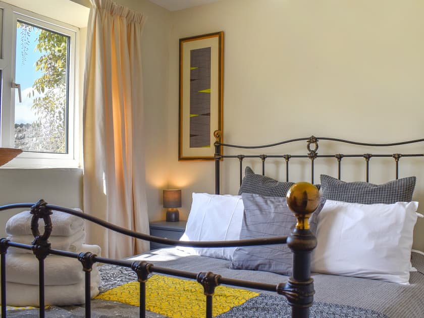 Kingsize bedroom  | Thornes Farm Cottage, West Quantoxhead