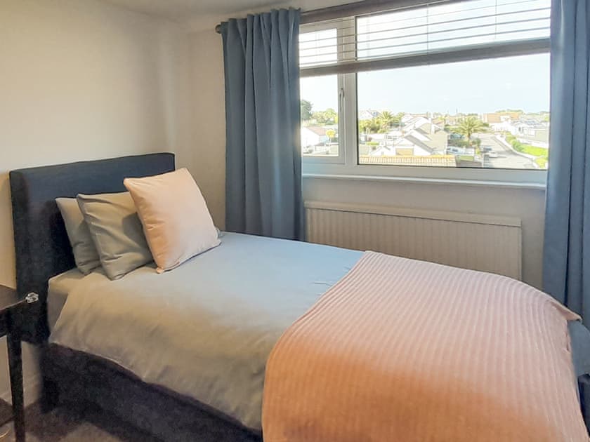 Twin bedroom | Harbour Heights, Brixham