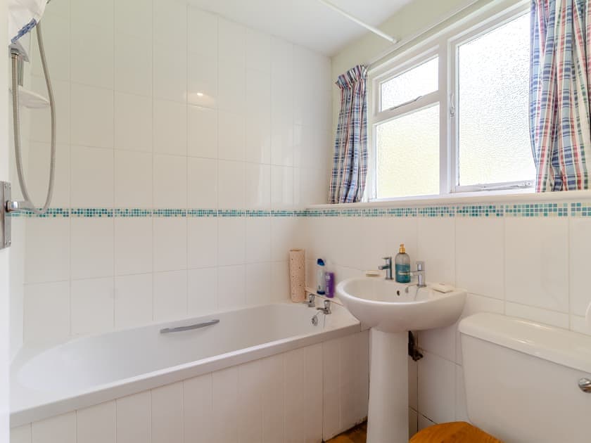 Bathroom | Oaklawn Cottage, Eye