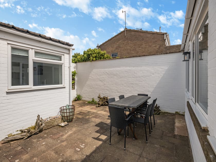Sitting-out-area | Little Dab, Brancaster Staithe, near King’s Lynn