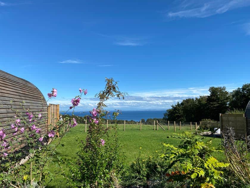Outdoor area | Dunfion, Dhunan, Dundhu - Raven’s Gully, Corriegills
