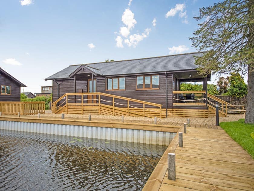 Exterior | River Rest - Norfolk Holiday Lodges, Brundall