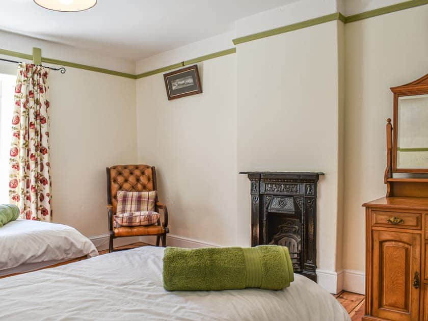 Twin bedroom | Poplar Farm Cottage, Westbury-sub-Mendip