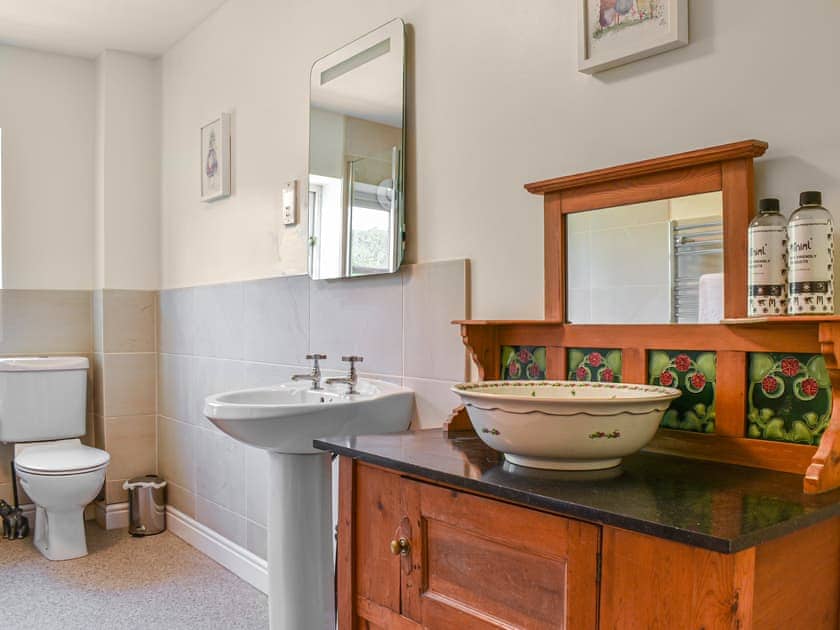 Bathroom | Poplar Farm Cottage, Westbury-sub-Mendip