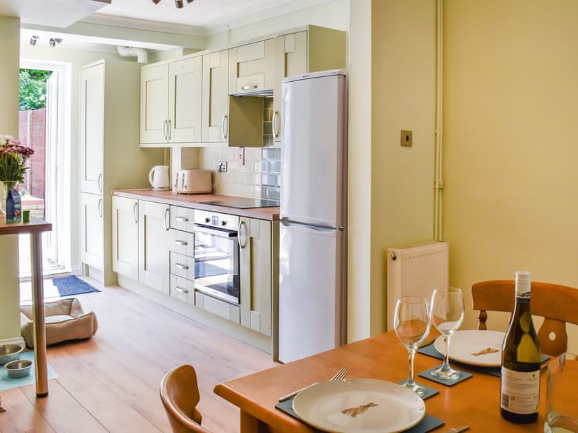Kitchen/diner | Sandy Paws, Gorleston-on-Sea