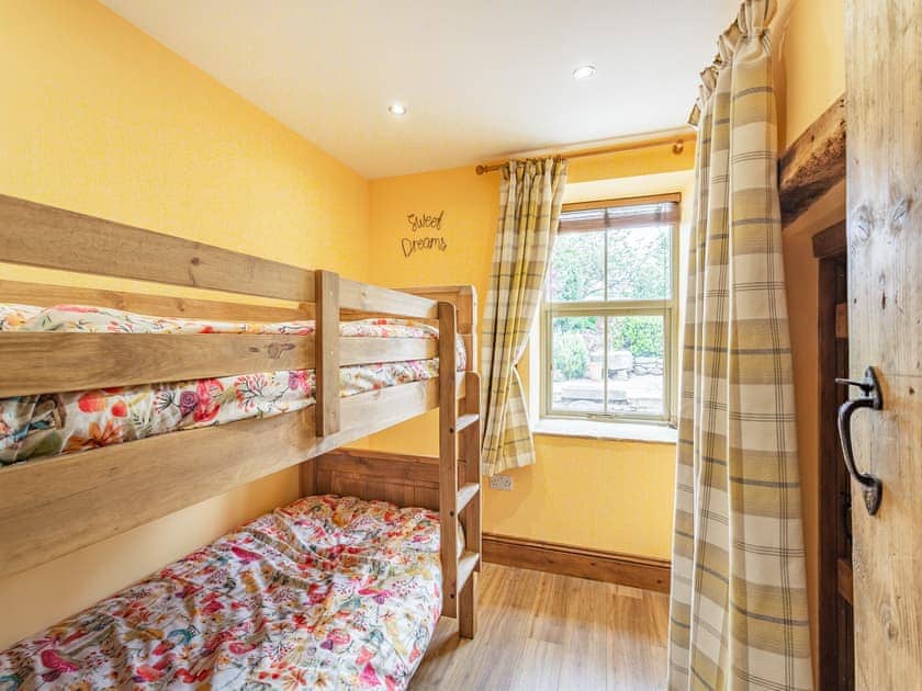 Bunk bedroom | Salt Pot Cottage, Glusburn, near Skipton