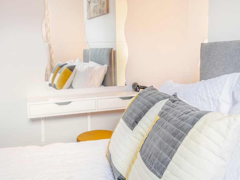 Double bedroom | Buttercup Apartment - Fresh as a Daisy Apartments, Bridlington
