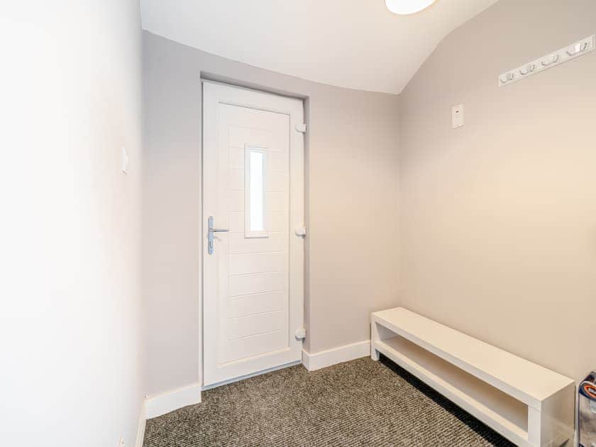 Hallway | Buttercup Apartment - Fresh as a Daisy Apartments, Bridlington