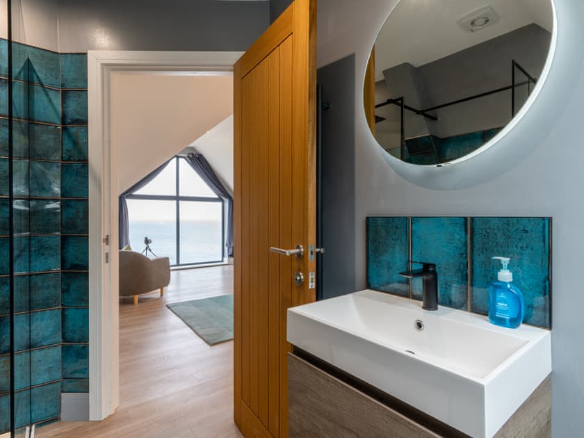 En-suite | Blue Seas, Mousehole, near Penzance