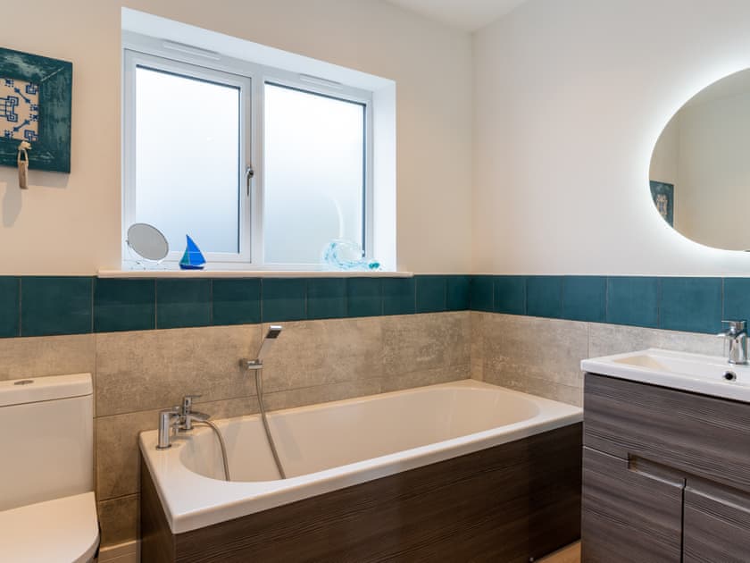 Bathroom | Blue Seas, Mousehole, near Penzance