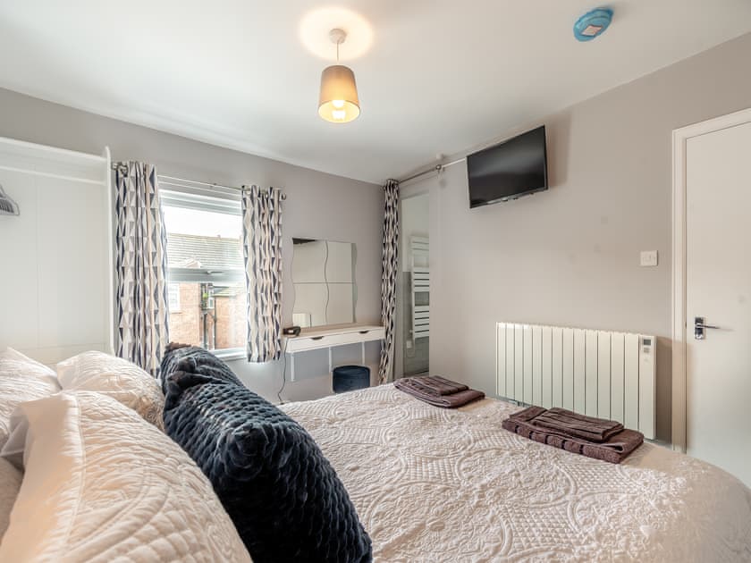 Double bedroom | Bluebell Apartment - Fresh as a Daisy Apartments, Bridlington