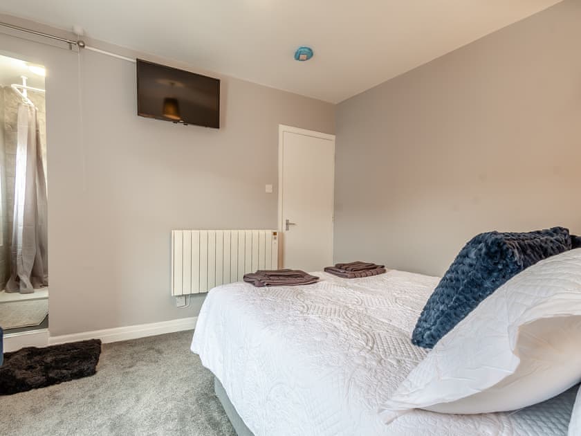 Double bedroom | Bluebell Apartment - Fresh as a Daisy Apartments, Bridlington