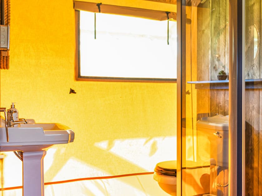 Bathroom | Rusty Lane Safari Lodge, Seend, near Melksham