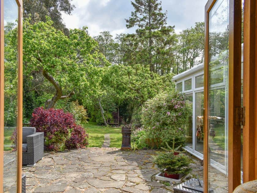 Looking from the living room to the garden | Kennelman’s, Sopley, near Christchurch