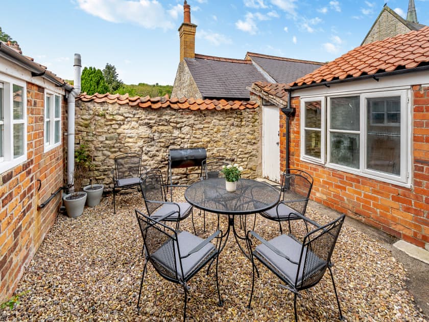Sitting-out-area | Bo Peep Cottage, Thornton-Le-Dale