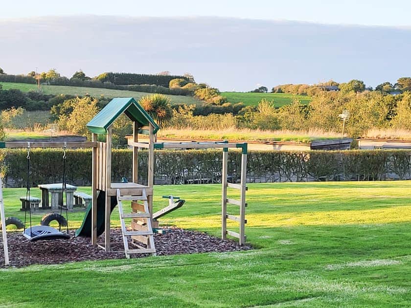 Setting | Foxglove Lodge, Bluebell Lodge, Primrose Lodge - Higher Shorston Lakes and Lodges, Holsworthy, near Bude
