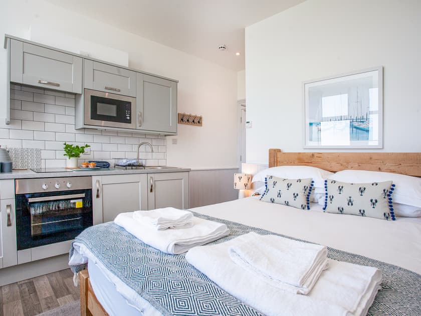Double bedroom | The Little Lobster - Sunnybeach Holiday Apartments, Paignton