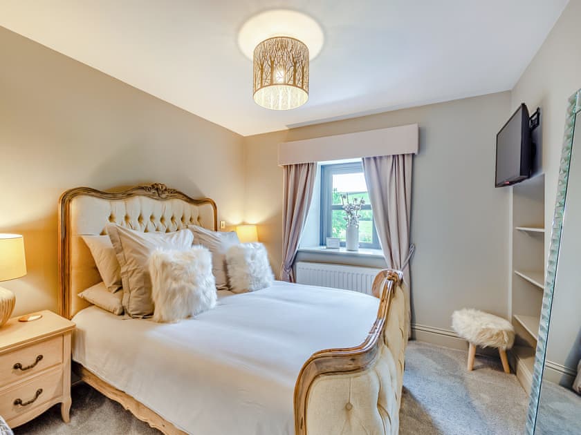 King size bedroom | Holme House, Eldroth, near Settle