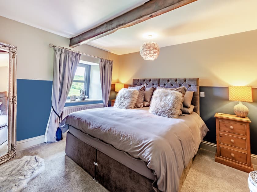 Superking/twin bedroom  | Holme House, Eldroth, near Settle