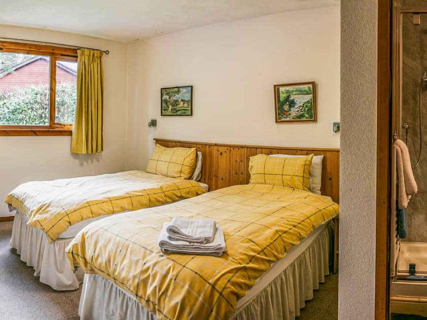 Twin bedroom | Lodge Three - Heatheryhaugh Lodges, Moffat
