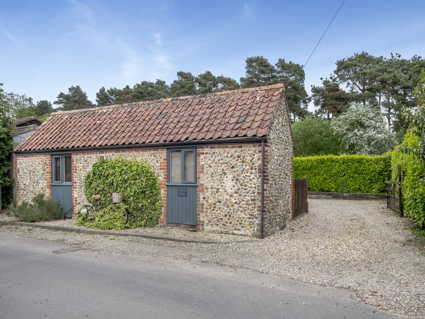 Exterior | Pittendrigh Cottage - Craymere Cottages, Briston, near Holt