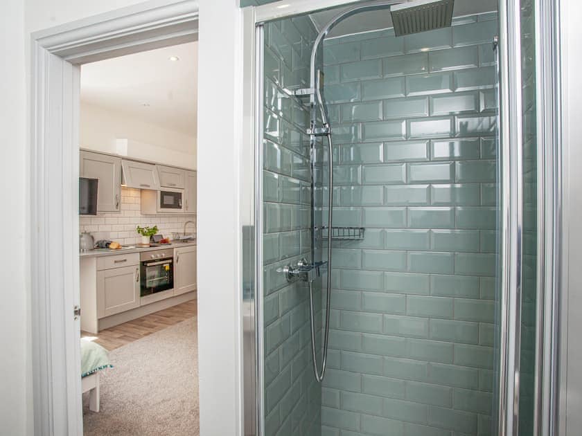 Shower room | Seahorse Shore - Sunnybeach Holiday Apartments, Paignton