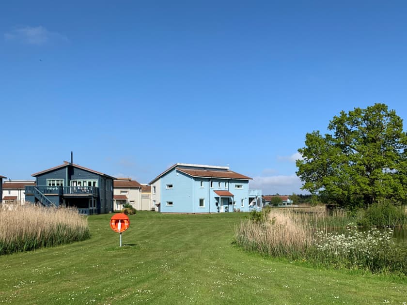Garden and grounds | Twin Oaks, Fritton, near Great Yarmouth