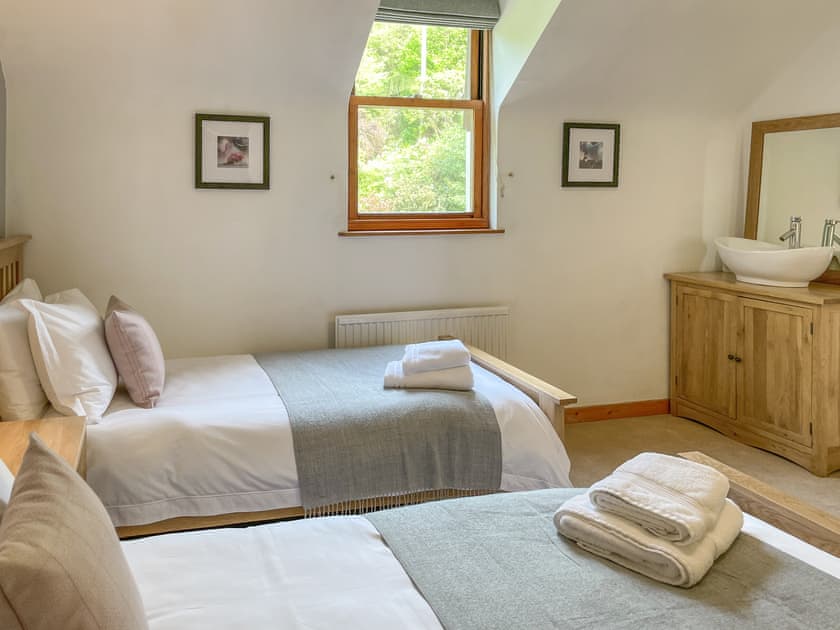 Twin bedroom | Innish - Innish Holidays, Clachan Seil