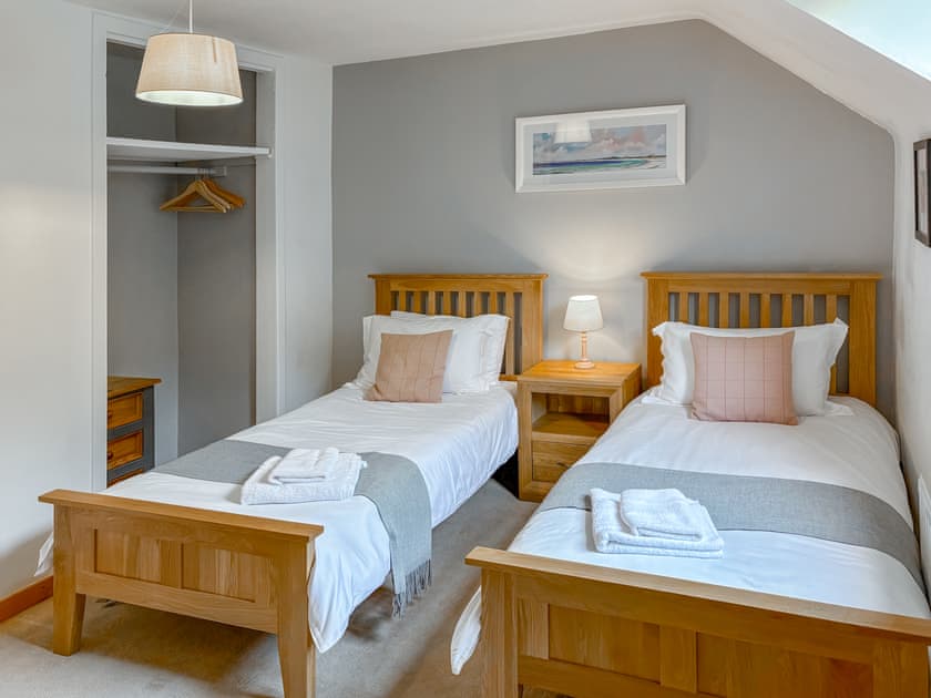 Twin bedroom | Innish - Innish Holidays, Clachan Seil